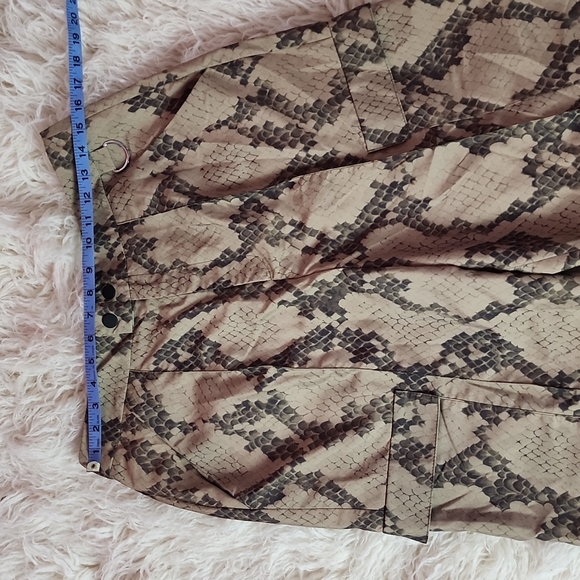 NEW!  Asos Snakeskin Python Print Nylon Cargo Pocket Slim Combat Pants - Picture 4 of 10